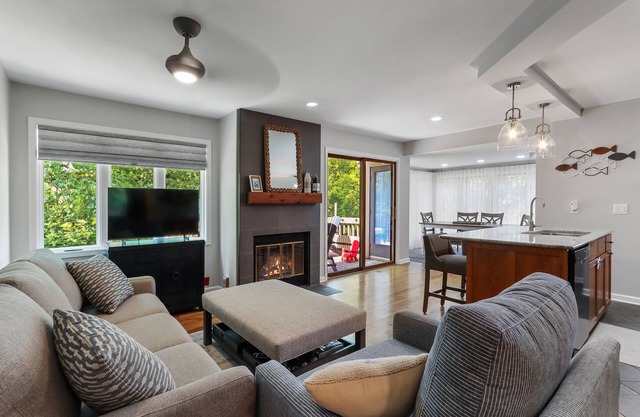 Abbey Springs Resort on Geneva Lake - Updated Townhouse - Dog Friendly!