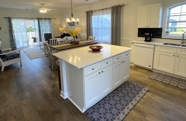 Absolute Delight At Azalea Lakes - 204