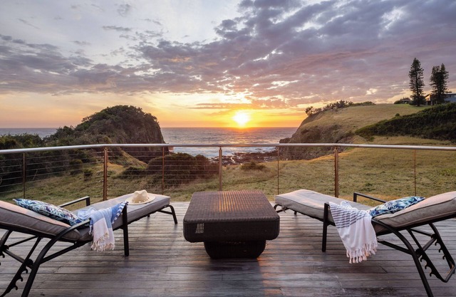 Absolute waterfront beach house with massive deck - family and dog friendly
