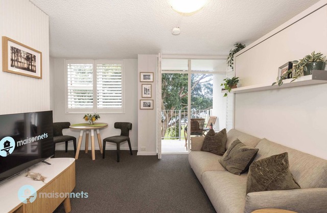 Absolute Waterfront Elizabeth Bay Views & Pool