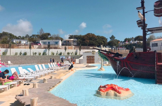 Accès direct plage | Camping 4* | Parc aquatique