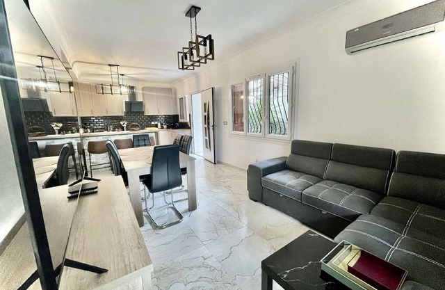 Accommodation for 6 adults or 5 adults + 2 children
