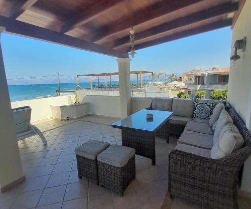 Acharavi, villa next to the beach