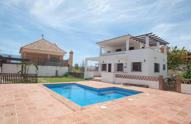 Acogedora Casa Independiente con Piscina a un Minuto de la Playa
