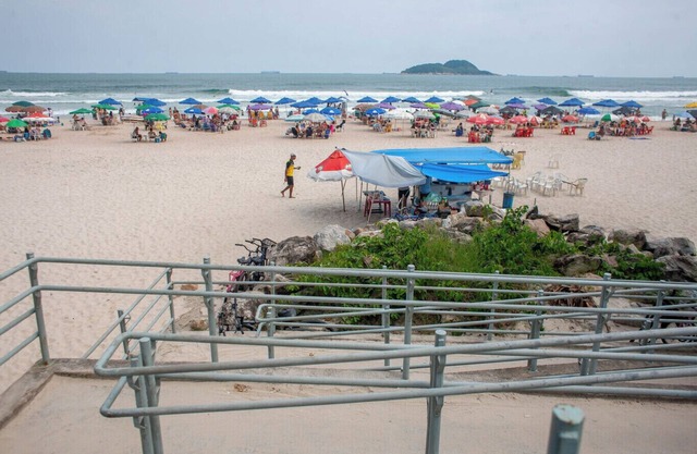 Aconchegante Apto Pé na Areia-Praia do Tombo