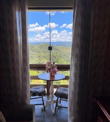 Aconchego Alto Boa Vista - Apto 2 Quartos - Vista Panorâmica - Alto da Boa Vista - Campos do Jordão