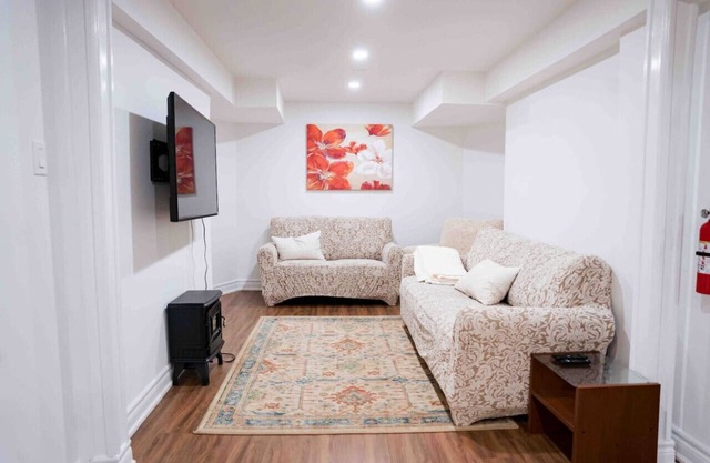 Adorable 3 Bedroom Basement Apartment with Free Parking