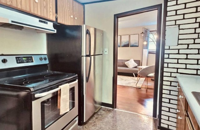 Adorable, mid-century home. Single level, pets ok.