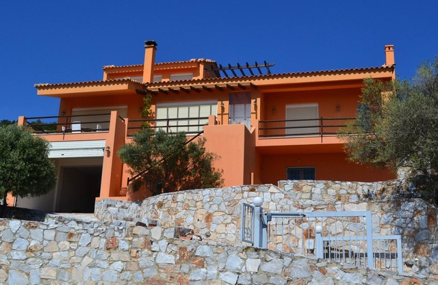Aeolos Villa Overlooking the Sparkling Waters of the Aegean