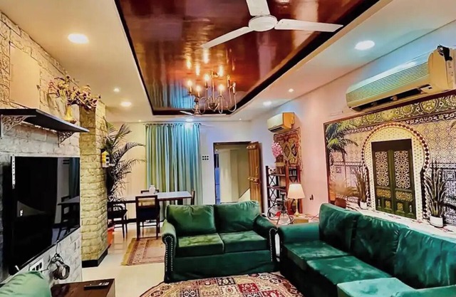 Aesthetic 2B apt in Banjara Hills, done up in a comfy eclectic and antique style