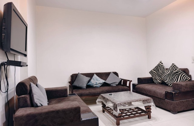 Affordable 3 BHK in Lajpat Nagar near Market by HostMyStay