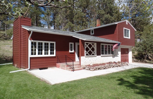Affordable, Family Friendly, Charming 2 Bedroom Home In The City Of Custer.