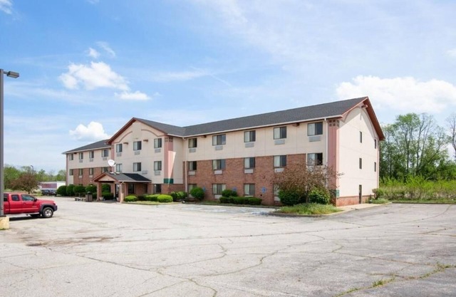 Affordable Stay Along I-94 Near Chicago & Indiana Dunes National Park