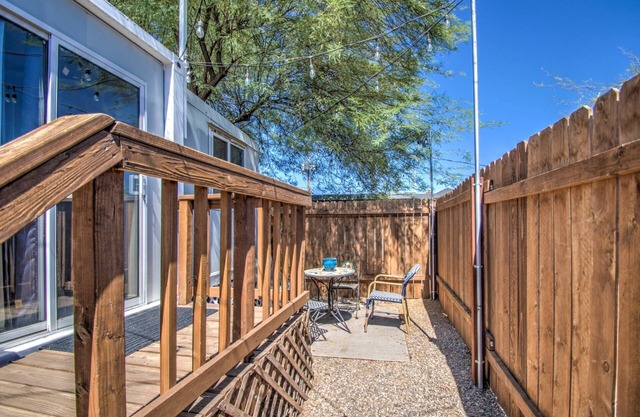Affordable! Tiny Home | Walk to Downtown Phoenix | Free Parking | Convention Center Nearby