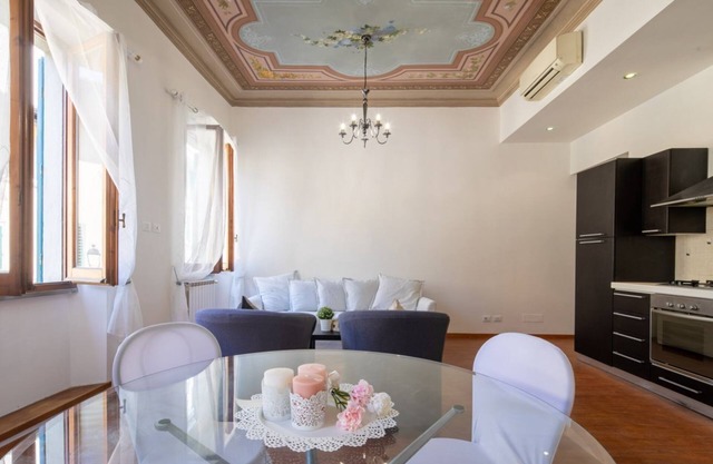 Affreschi apartment in Florence by Mmega