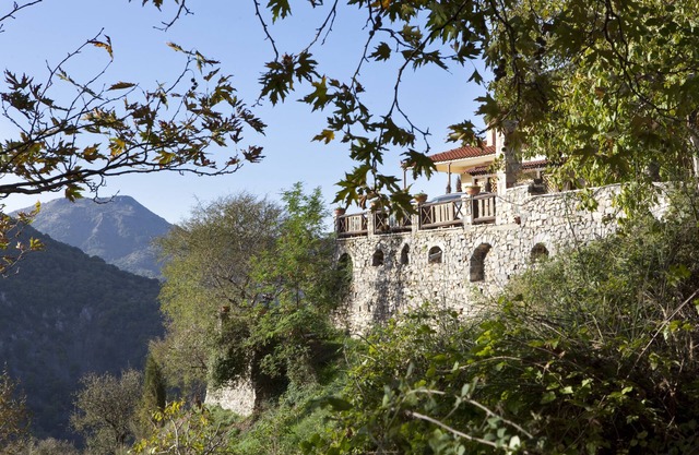Agnantio studios & suites