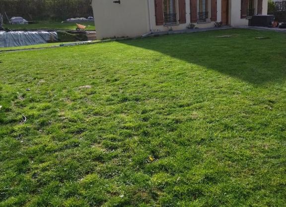 Agréable chambre double avec salle d'eau privative