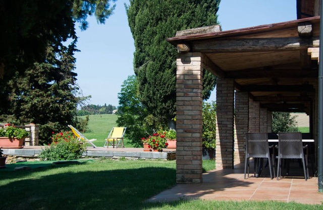 Agriturismo San Carlo - I Reucci Trilo Apartment with pool, wifi, garden