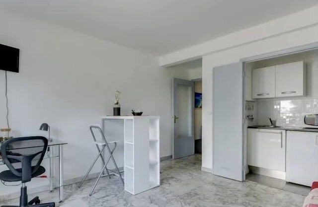 Air-conditioned studio near the Promenade des Anglais