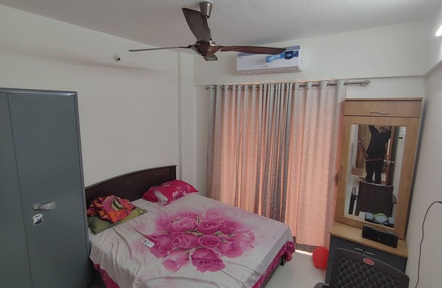Air-conditioned suite 2 bed and living with gallery