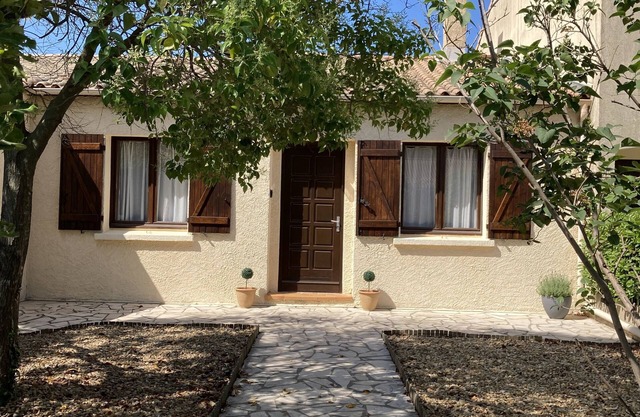 Air Conditioned Villa with Gardens, Garage, BBQ and Sun Terrace
