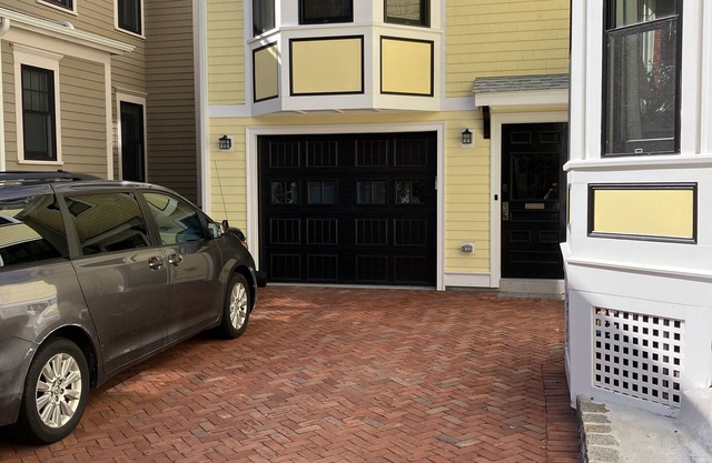 Airy new apt for 2-6. Off-street parking. Walk to shops/restaurants/subway/bus