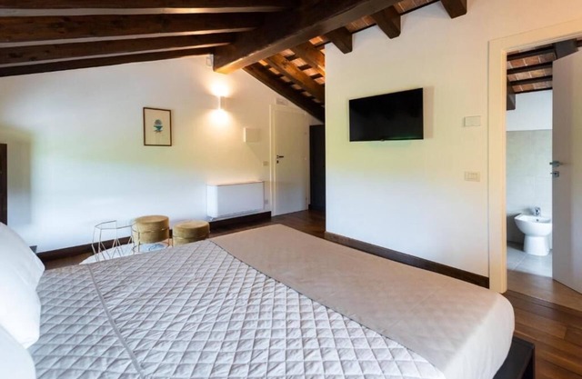 Al pompiere wine and rooms