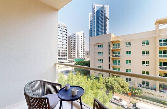 Al Samar - Chic Upgraded Studio in The Greens