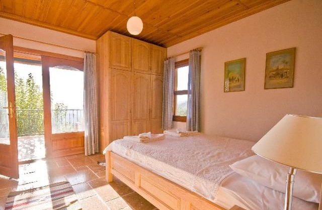 ALAÇATI’DA ÖZEL HAVUZLU KİRALIK LÜKS TATİL VİLLASI