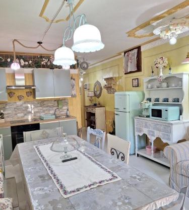 Alessandra's House Mountain