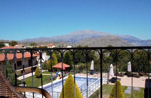 Alexander Mountain Resort