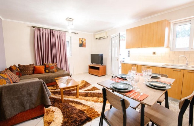 Alexandros Apartments