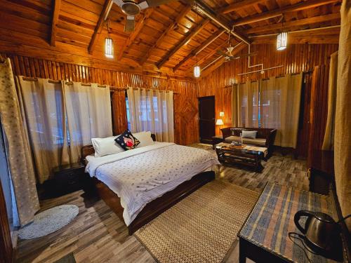 Alinda House Naukuchiatal by THE GHAUR