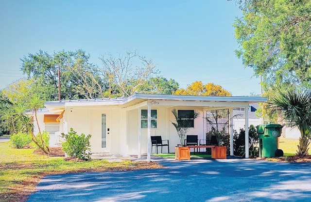 All NEW 1-bedroom condo located in the stunning Riverview area of Bradenton