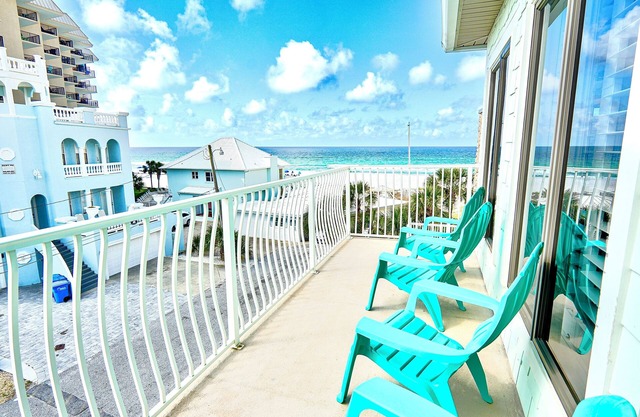 ‼️ALL RATES IN 2025 - 20%OFF‼️HUGE Beach-house VIEWS Heated POOL 7BR 4BA Sleeps 23