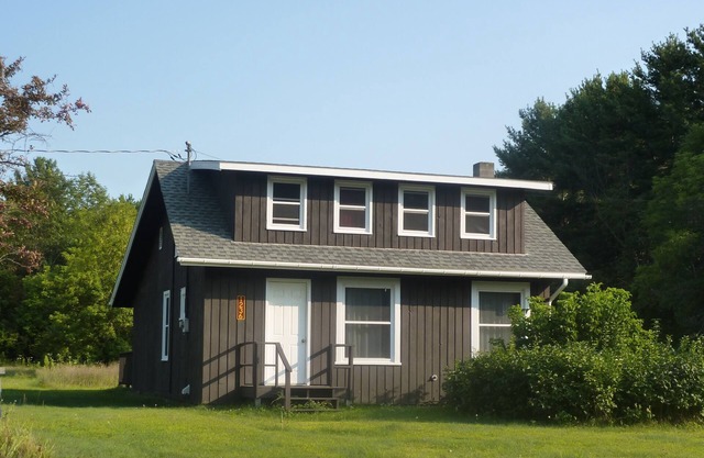 All Season Camp for Your Adirondack Adventures, 5 miles to Whitetace Mountain