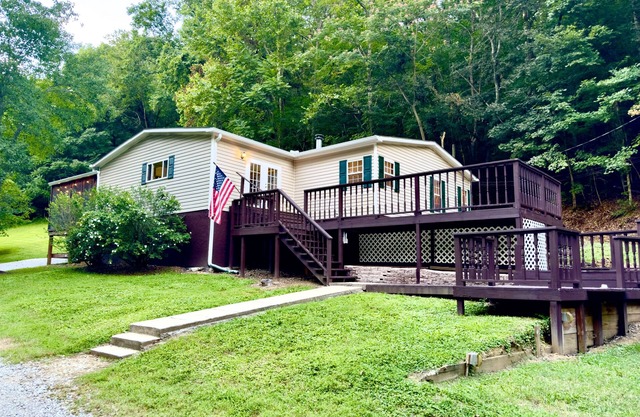All the excitement of Nashville AND a quiet retreat to recharge & re-energize!