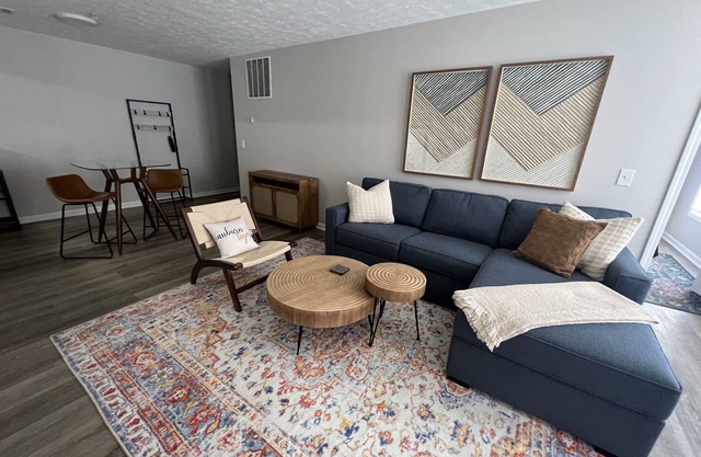 All Things Auburn, Walkable to Campus and University Related Activities!