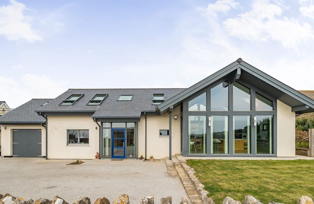 All Ways - sleeps 6 guests in 3 bedrooms