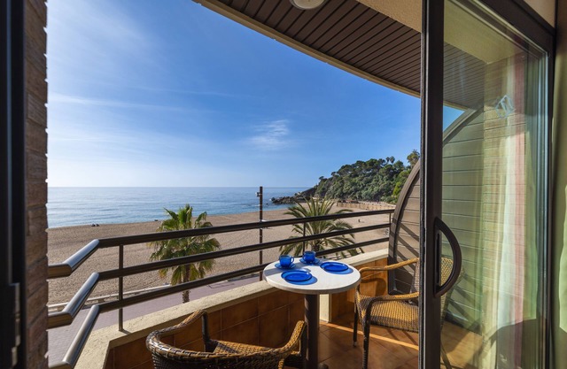 Almirall Apartaments