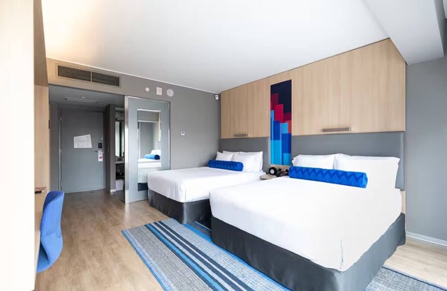 Aloft Lima Miraflores l Breezy 2 Queens l Pet-friendly Hotel w/Indoor Pool