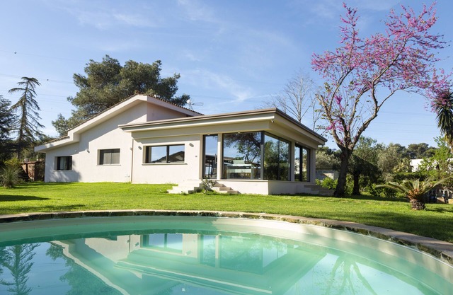 Alpha country house. Villa with pool in salento.