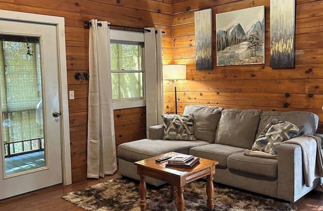 Alpine Serenity-Romantic-Hot Tub- Cabin w/View