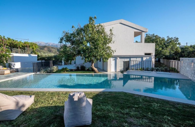 Alyona Villas - Villa Lona