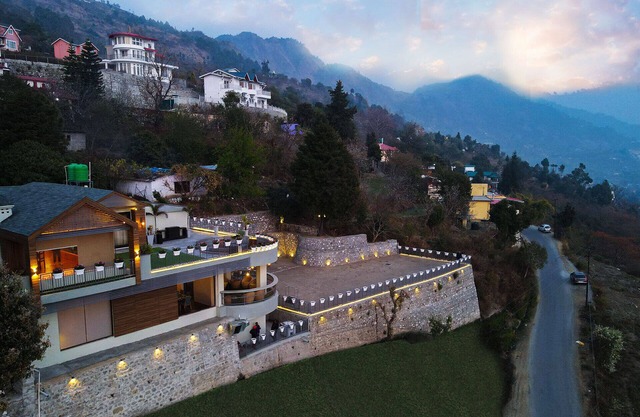 Amã Stays & Trails Whispering Pines, Bhimtal