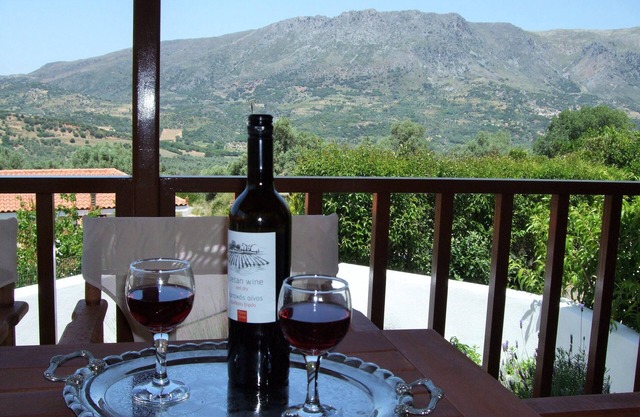 Amari Krini House is the ideal place to spend a beautiful and peaceful vacation.