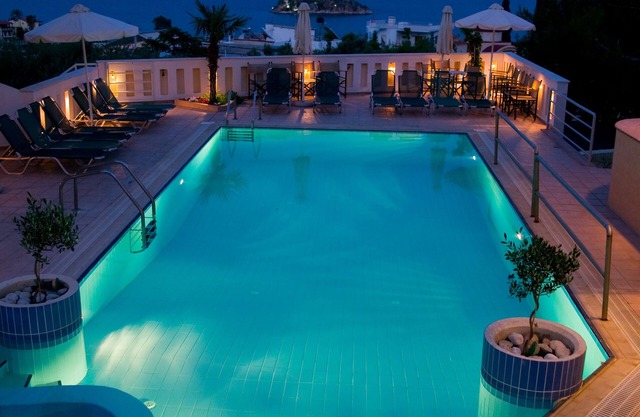 Amaryllis Hotel Apartments