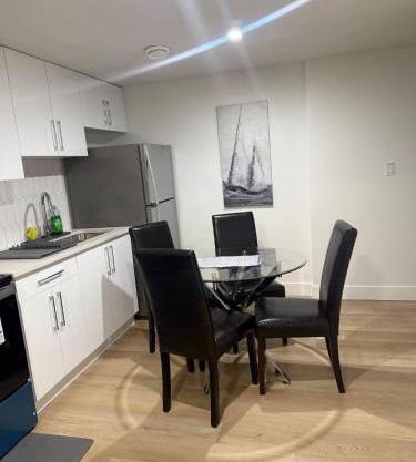 Amazing 2-bedroom house with WiFi in Edmonton