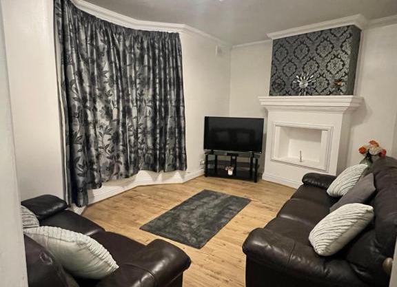 Amazing 2bedroom house close to local amenities.
