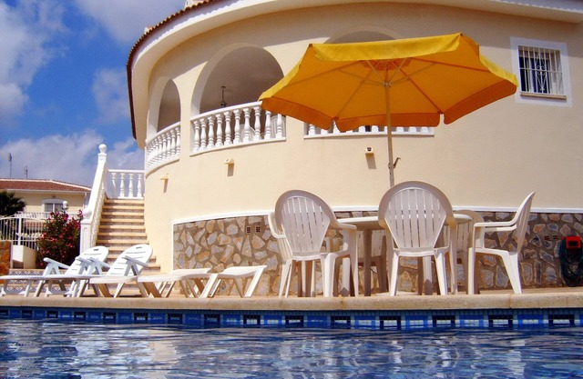 Amazing 3-bed Villa with Private Pool, nr sandy Beach and Golf, Wi-Fi